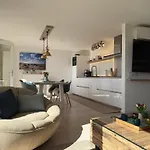 Het Strandleven 104 *